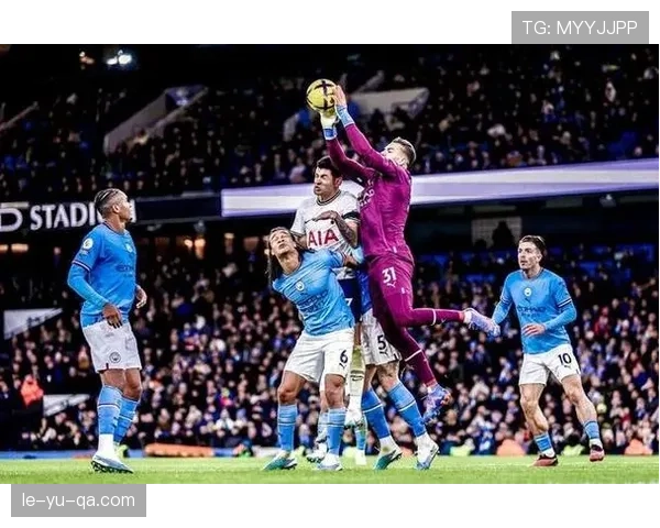 埃德森神勇表现助曼城重返胜轨，回暖状态备受期待