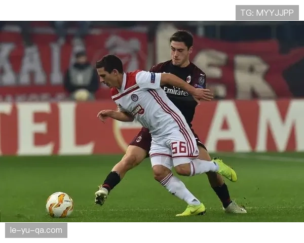 欧联杯小组赛激战正酣，豪门球队状态回暖强势出击