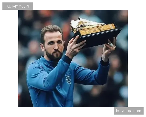 哈里·凯恩居然在豪宅里点外卖，那对比他的赛场气场也太魔幻了吧？