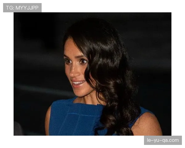 梅根出门那一刻手机响成小型发布会，谁这么会享受生活啊？